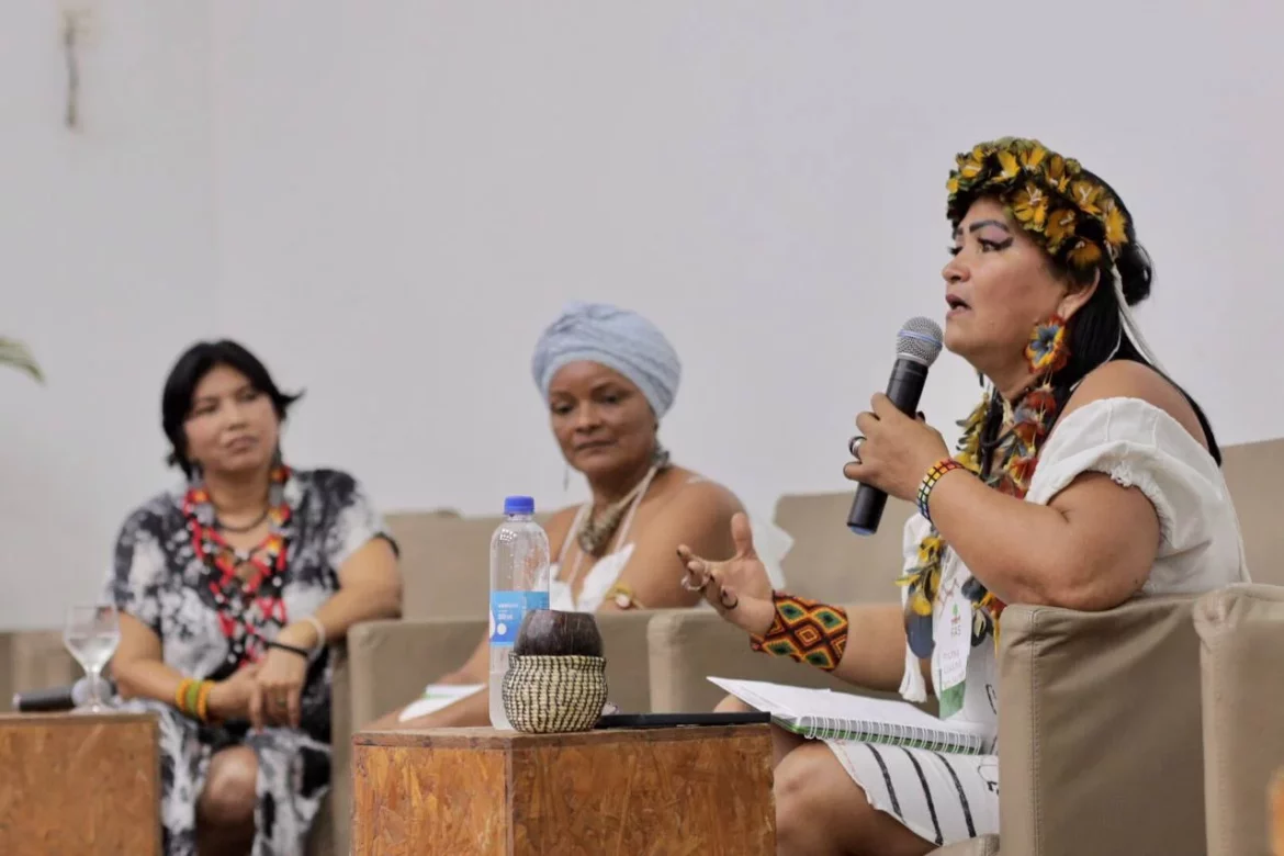 Indígena Milena Kokama em Seminário Mulheres da Floresta, realizado pela FAS em 2023