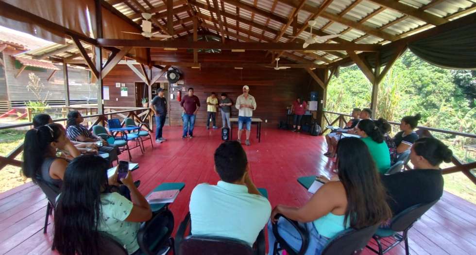 Visita da Amazon Investor Coalition (AIC) à comunidades no Rio Negro nas quais o turismo de base comunitária é desenvolvido.