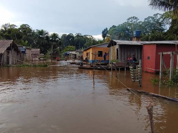 Enchente em comunidade no Juruá localizada no Amazonas.