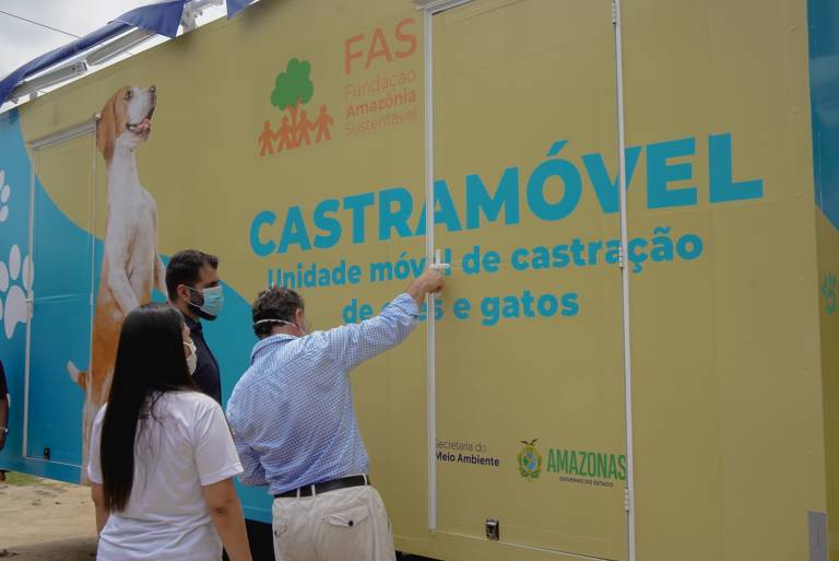 Veículo intitulado 'castramóvel', faz parte do projeto “Apoio à formulação, implementação e execução da Política Estadual do Bem-Estar Animal e da Fauna Doméstica”, promovido por meio da parceria entre a Fundação Amazônia Sustentável (FAS) e a Secretaria de Estado do Meio Ambiente (Sema), em Manaus.