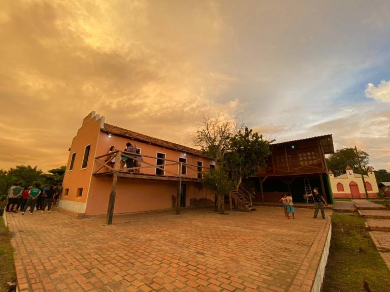 Casarão do Punã, localizado na comunidade ribeirinha do Punã, que fica na Reserva de Desenvolvimento Sustentável (RDS) Mamirauá, no município de Uarini, a 565 quilômetros da capital do estado do Amazonas.