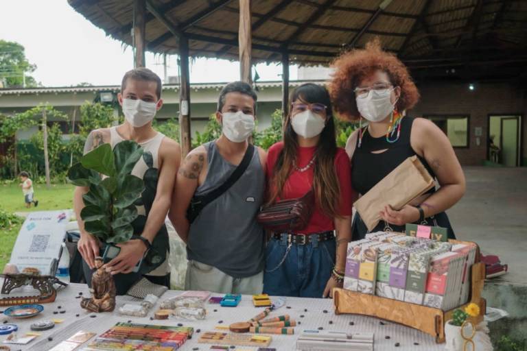 Expositores reunidos na Feira da FAS, realizada pela Fundação Amazônia Sustentável (FAS).