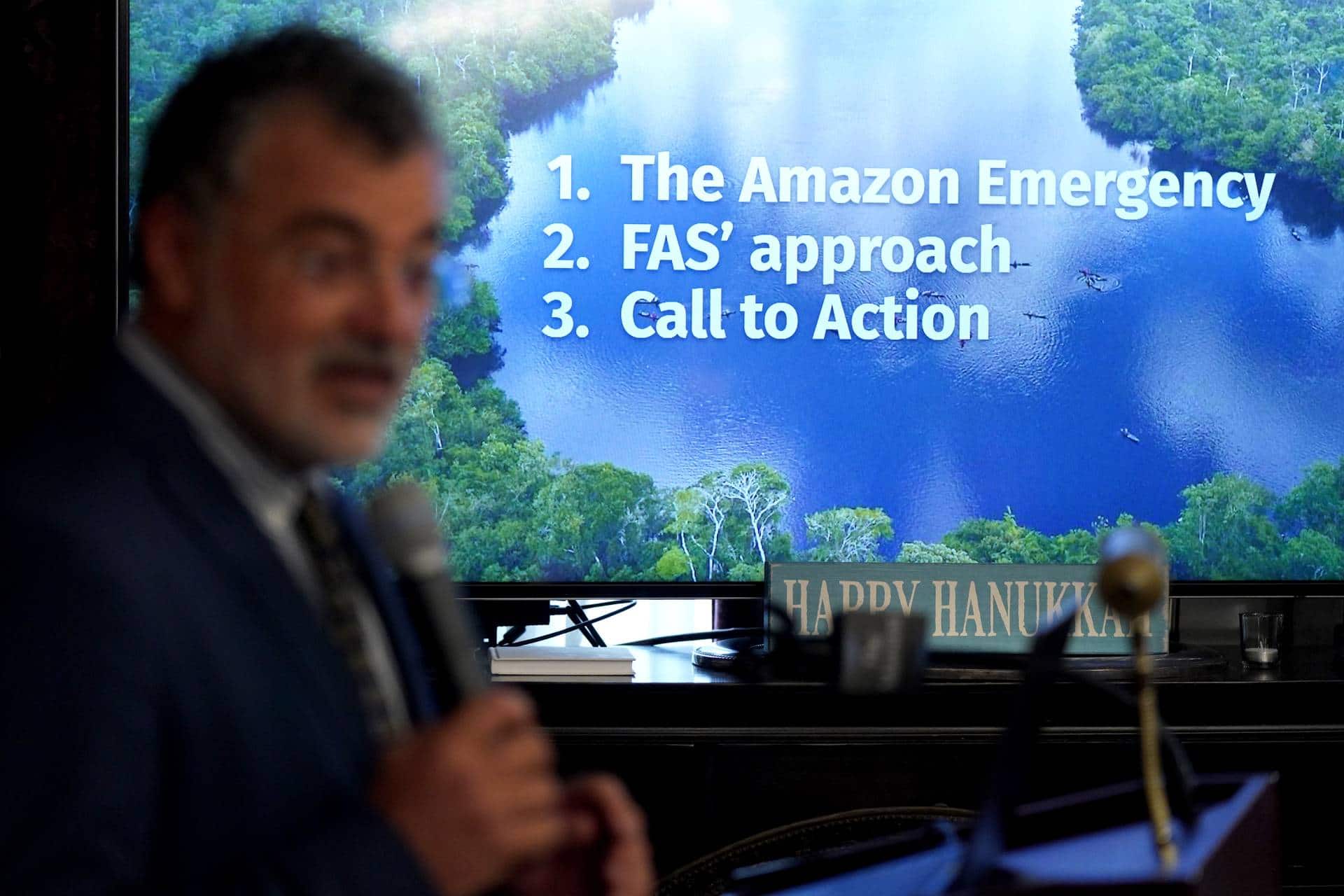 Virgilio Viana, superintendente geral da Fundação Amazônia Sustentável palestrando em Washington, DC.