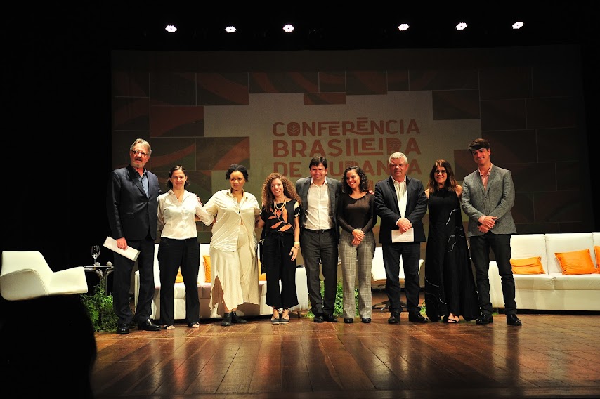 Pessoas reunidas na Conferência Brasileira de Mudança do Clima (CBMC), realizada em Niterói, no Rio de Janeiro.