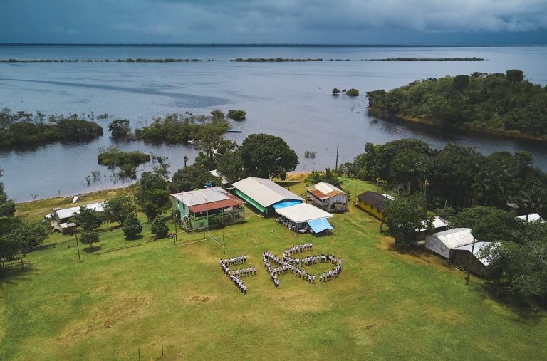Pessoas reunidas na oficina de planejamento e gestão da Fundação Amazônia Sustentável no ano de 2022.