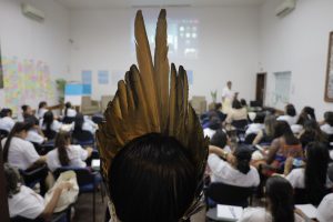Mulheres reunidas em auditório no Seminário Mulheres da Floresta, realizado pela Fundação Amazônia Sustentável (FAS).