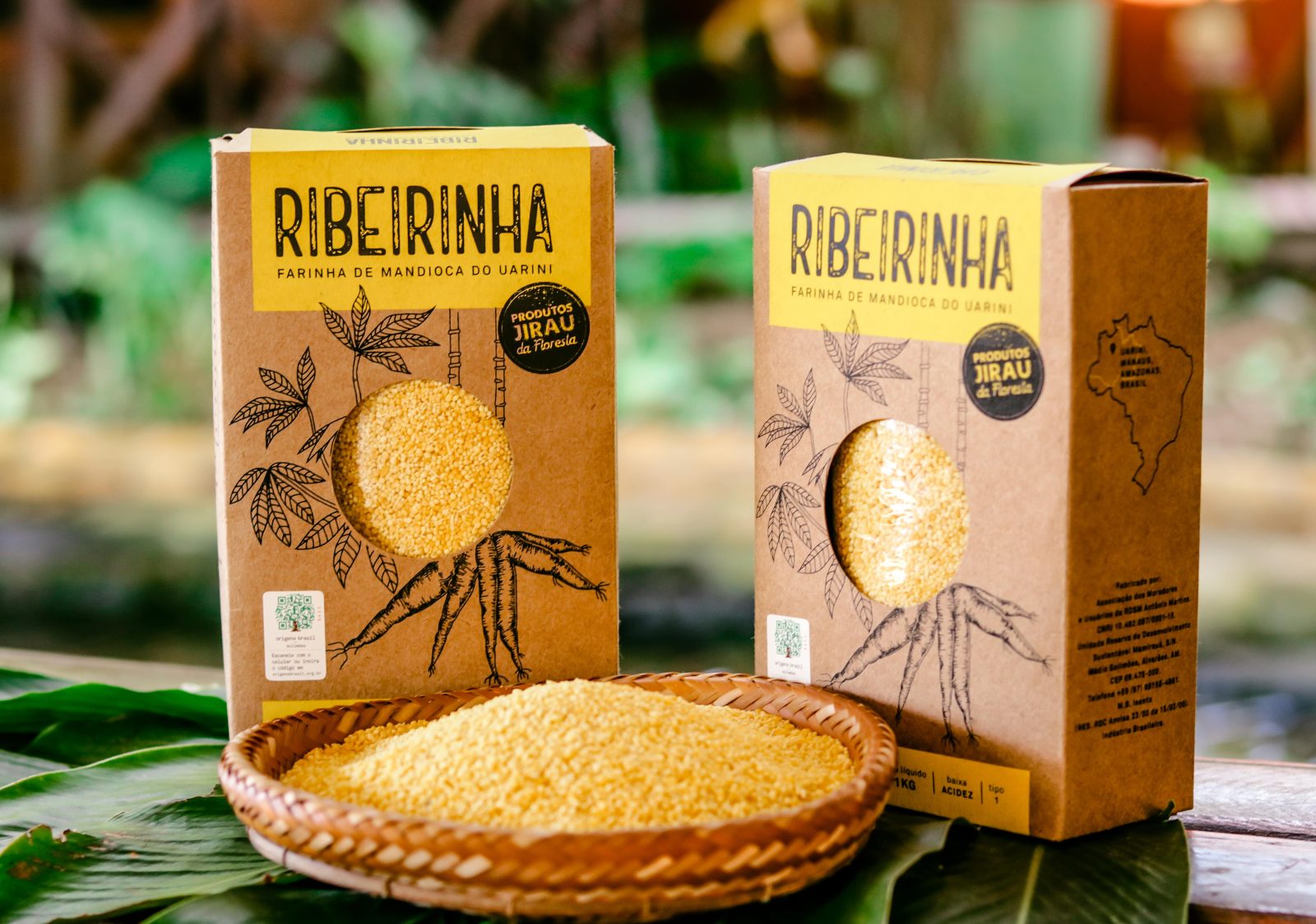 Embalagem da farinha ribeirinha, produzida no Uarini no interior do Amazonas, com apoio da Fundação Amazônia Sustentável (FAS).