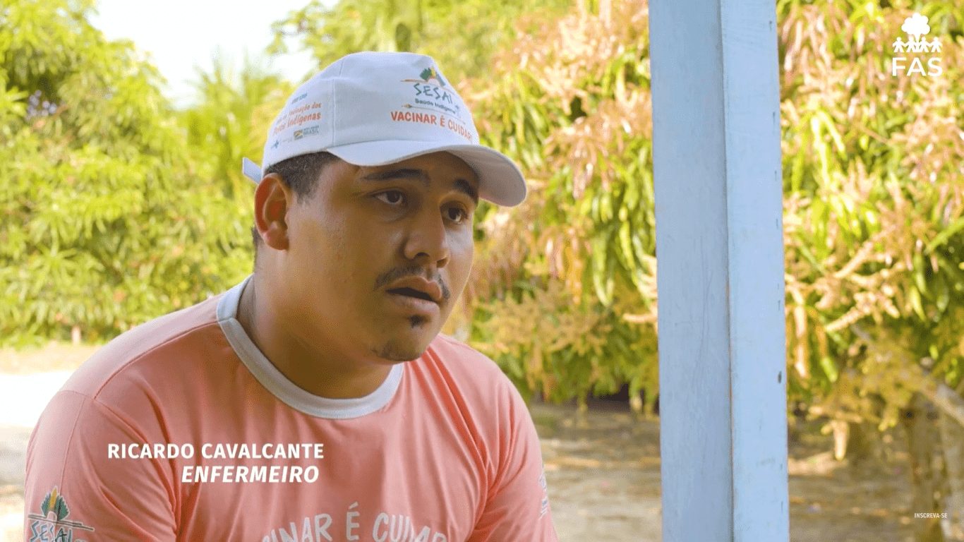 Ricardo Cavalcante, enfermeiro que atua no apoio aos cuidados de sua comunidade no interior do Amazonas.