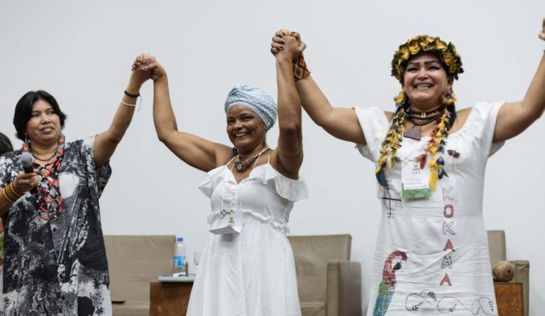 Lideranças femininas reunidas em evento realizado pela Fundação Amazônia Sustentável (FAS).