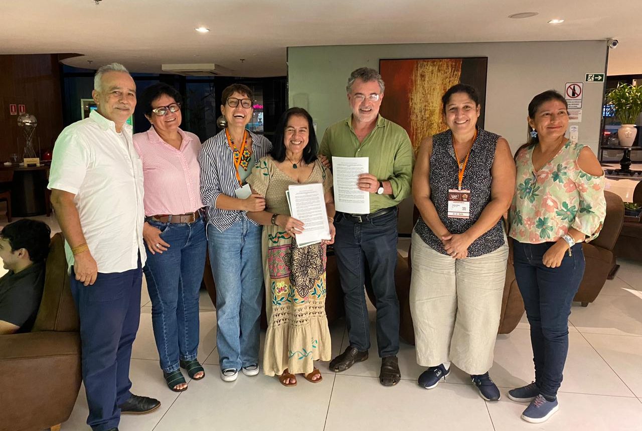 Pessoas reunidas na Cúpula da Amazônia que aconteceu em Belém/PA.
