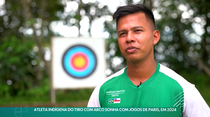 Arqueiro indígena, Gustavo Santos, participando do Esporte Espetacular programa da TV Globo.