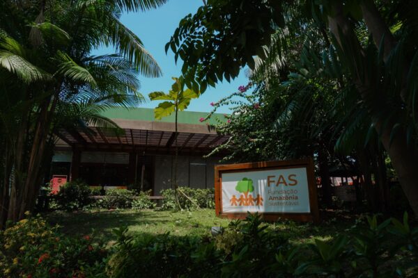 Fachada da sede em Manaus da Fundação Amazônia Sustentável (FAS).
