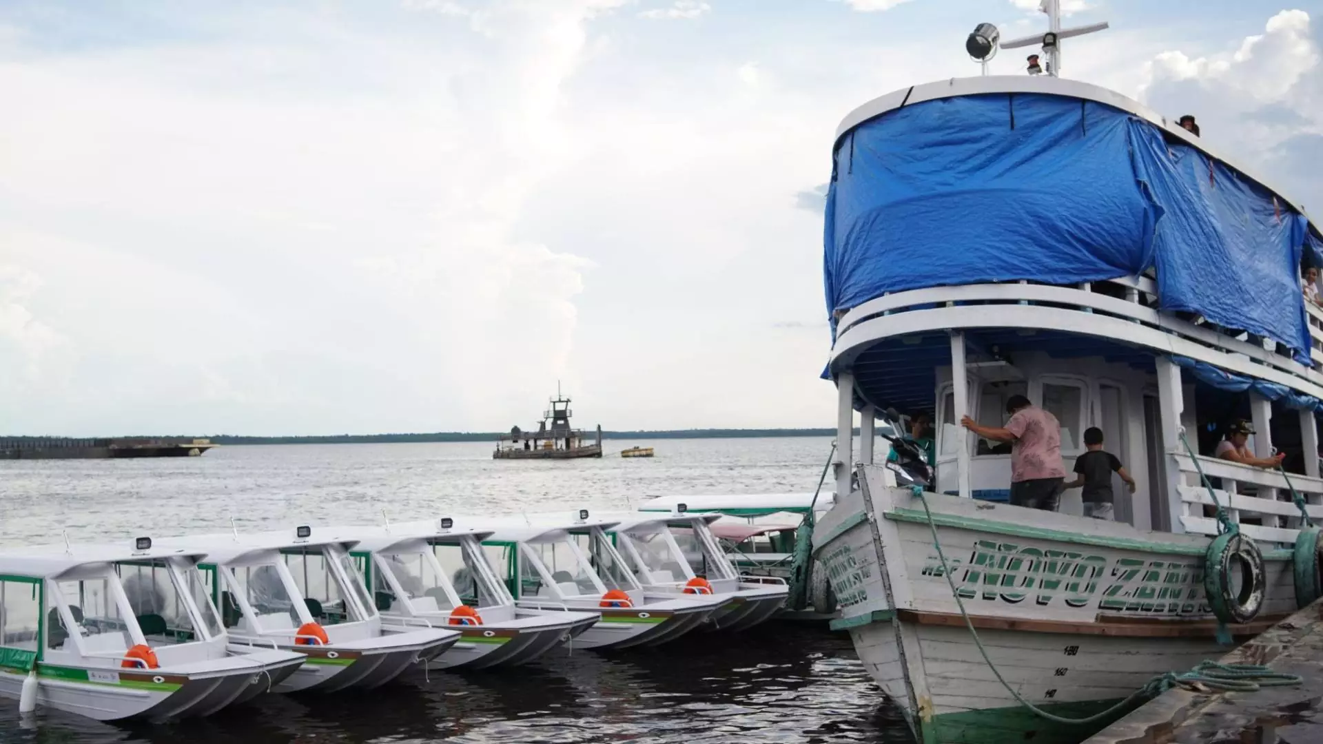 As ambulâncias fluviais da Amazônia e os ribeirinhos que correm contra o tempo