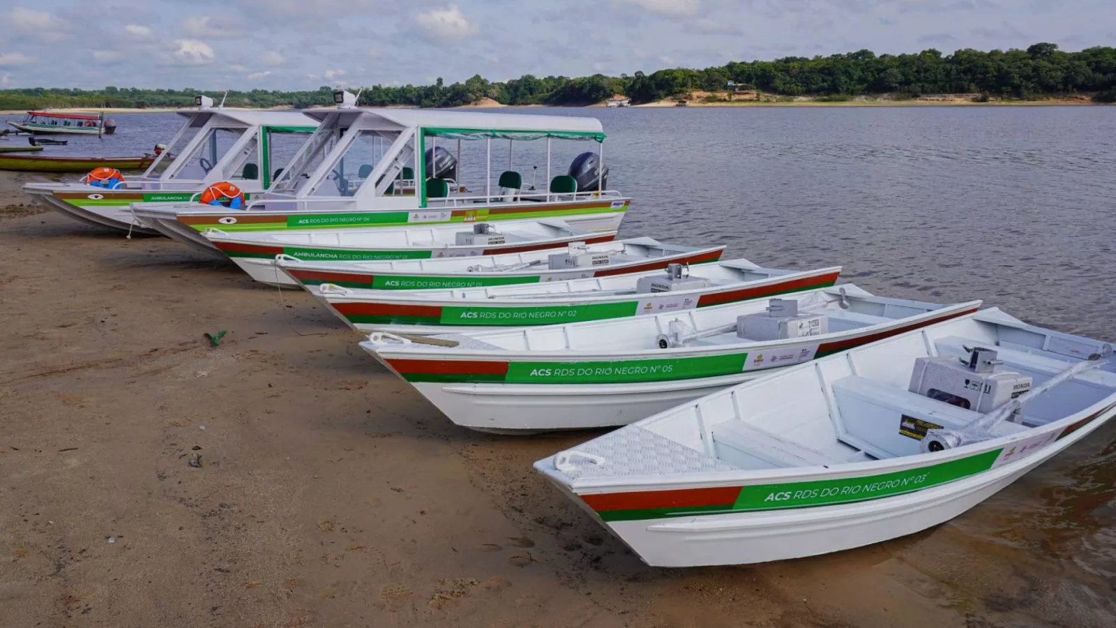 As ambulâncias fluviais da Amazônia e os ribeirinhos que correm contra o tempo