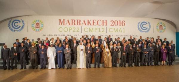 Pessoas reunidas na COP26 em Marrakech.