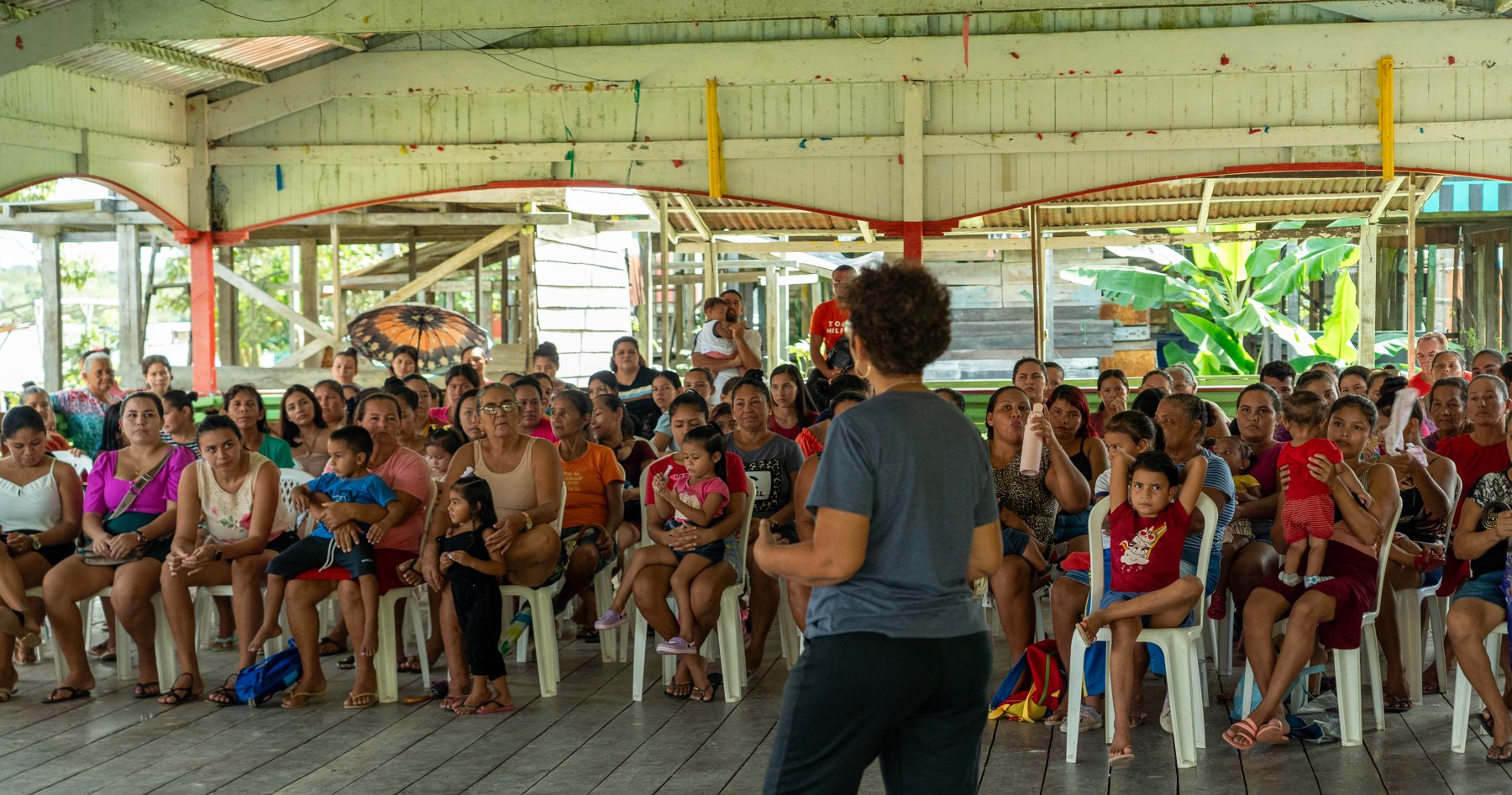 Produção de polpas de frutas em comunidade atendida (Foto: Orlando Júnior)